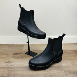 Jeffrey Campbell Black Rubber Chelsea Boots Women’s Size 8.5